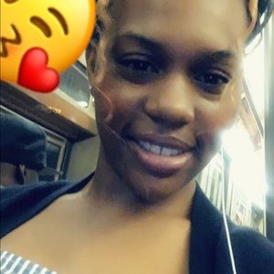 Meet your Posher, Briana